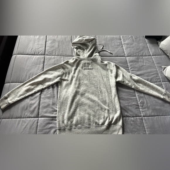 cream hollister hoodie - Picture 2 of 2